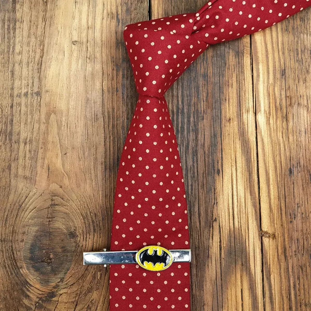 2605images-batman-snala-za-kravatu-1776-1