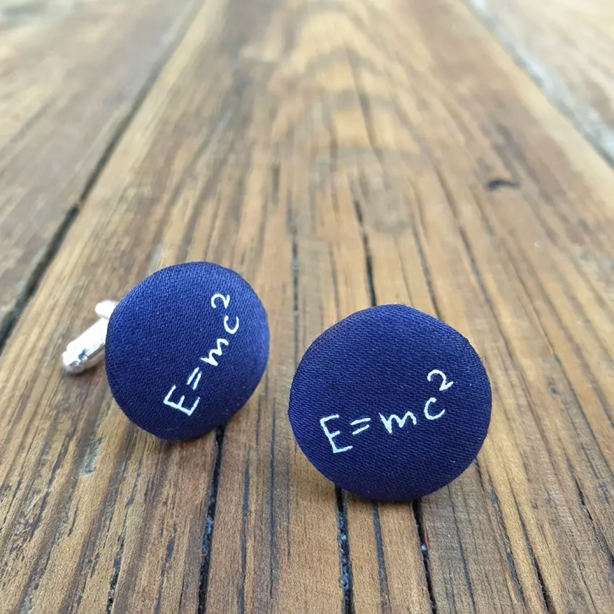 3052images-fizicka-formula-emc2-manzetne-2060-3