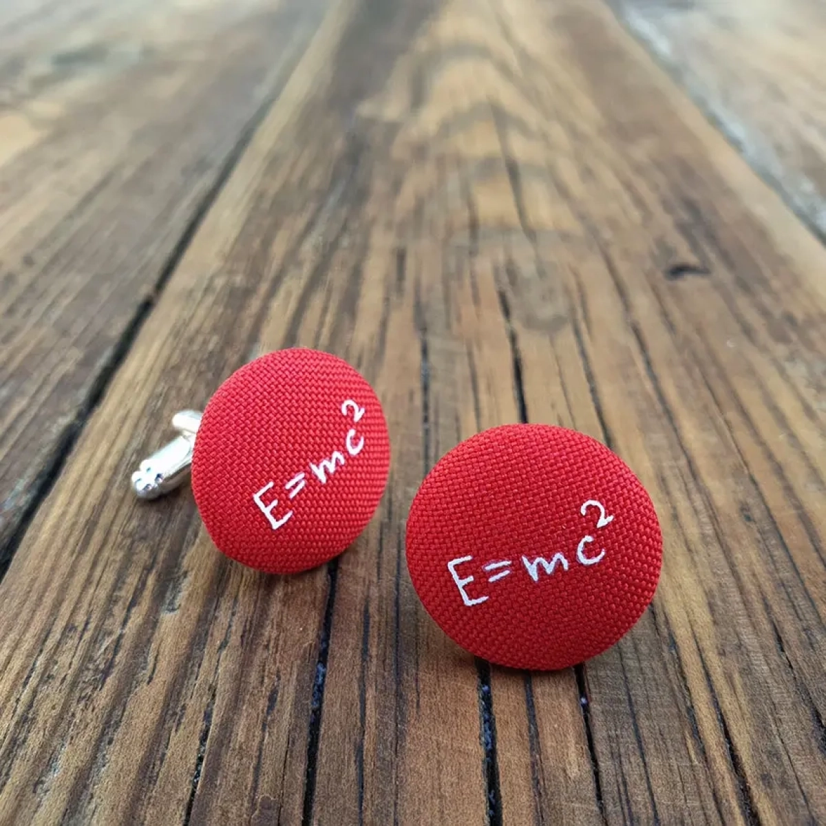 3060images-fizicka-formula-emc2-manzetne-red-2064-1