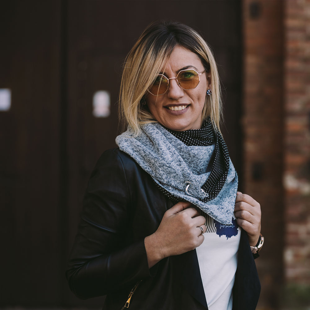 images-tied-up-casual-unisex-sal-5-2503-3.jpg