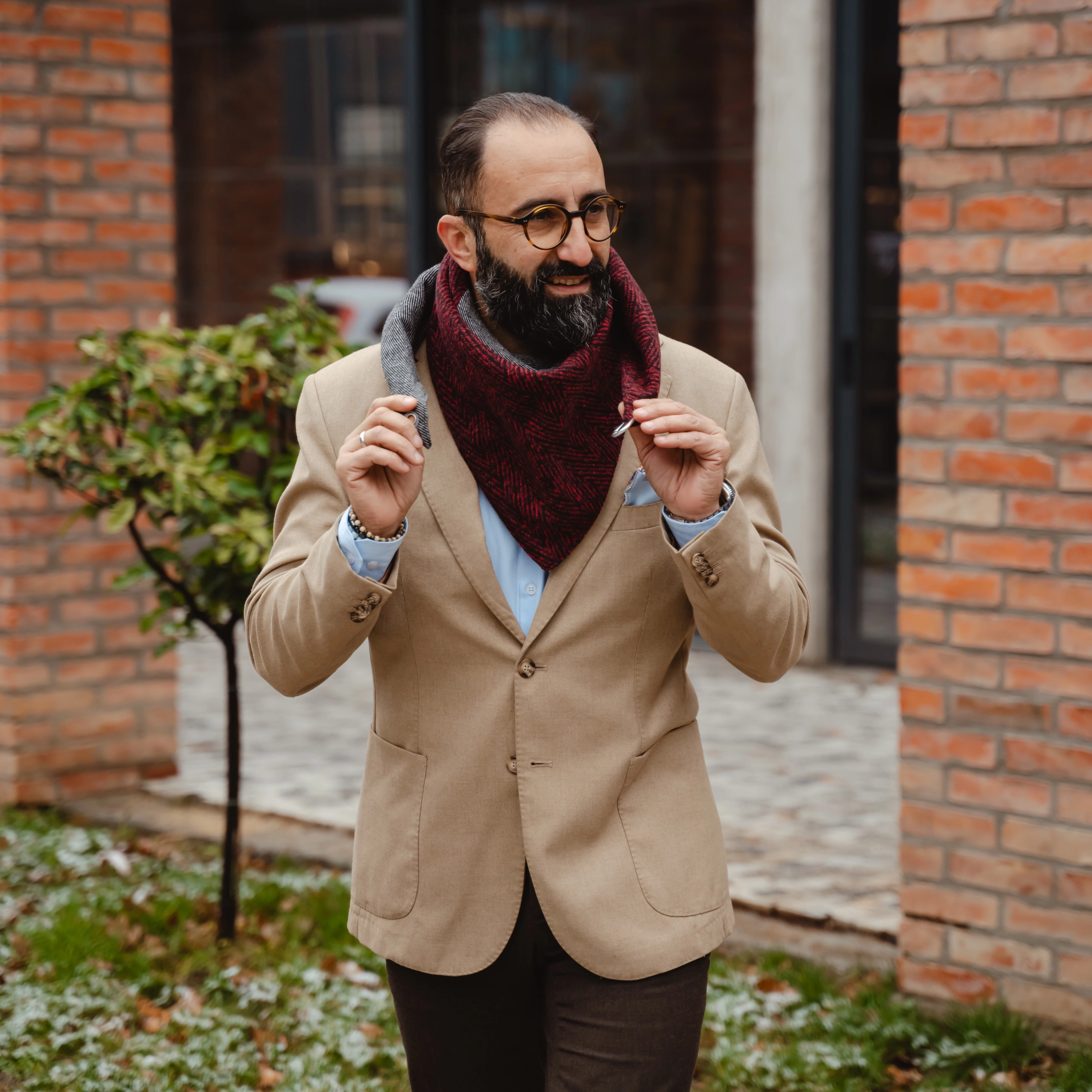 unisex-vuneni-sal-bordo-riblja-kost-klasika-u-mocnim-tonovima-1764368933-879961