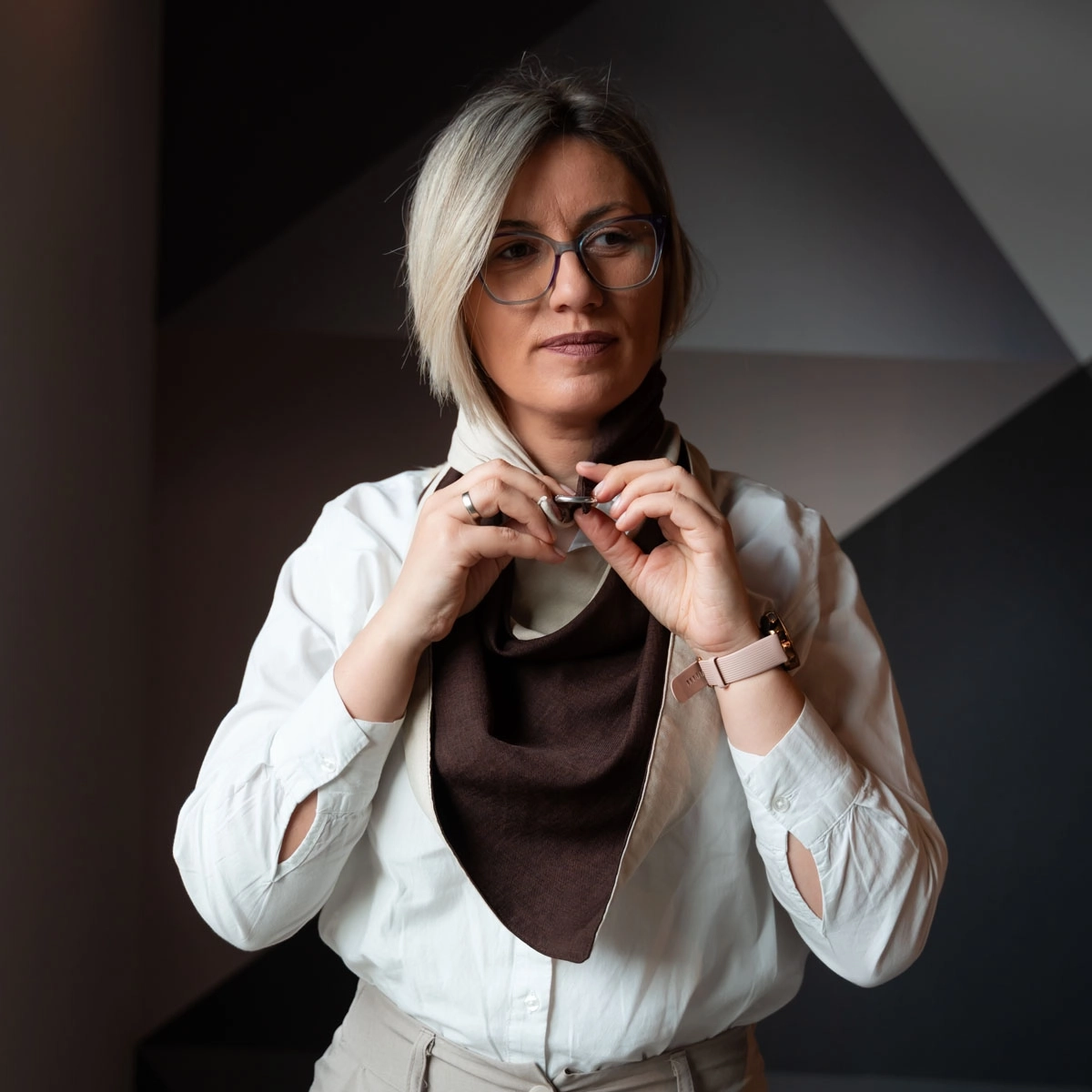 zenska-marama-u-dubini-prirodnih-tonova-1772087393-229494