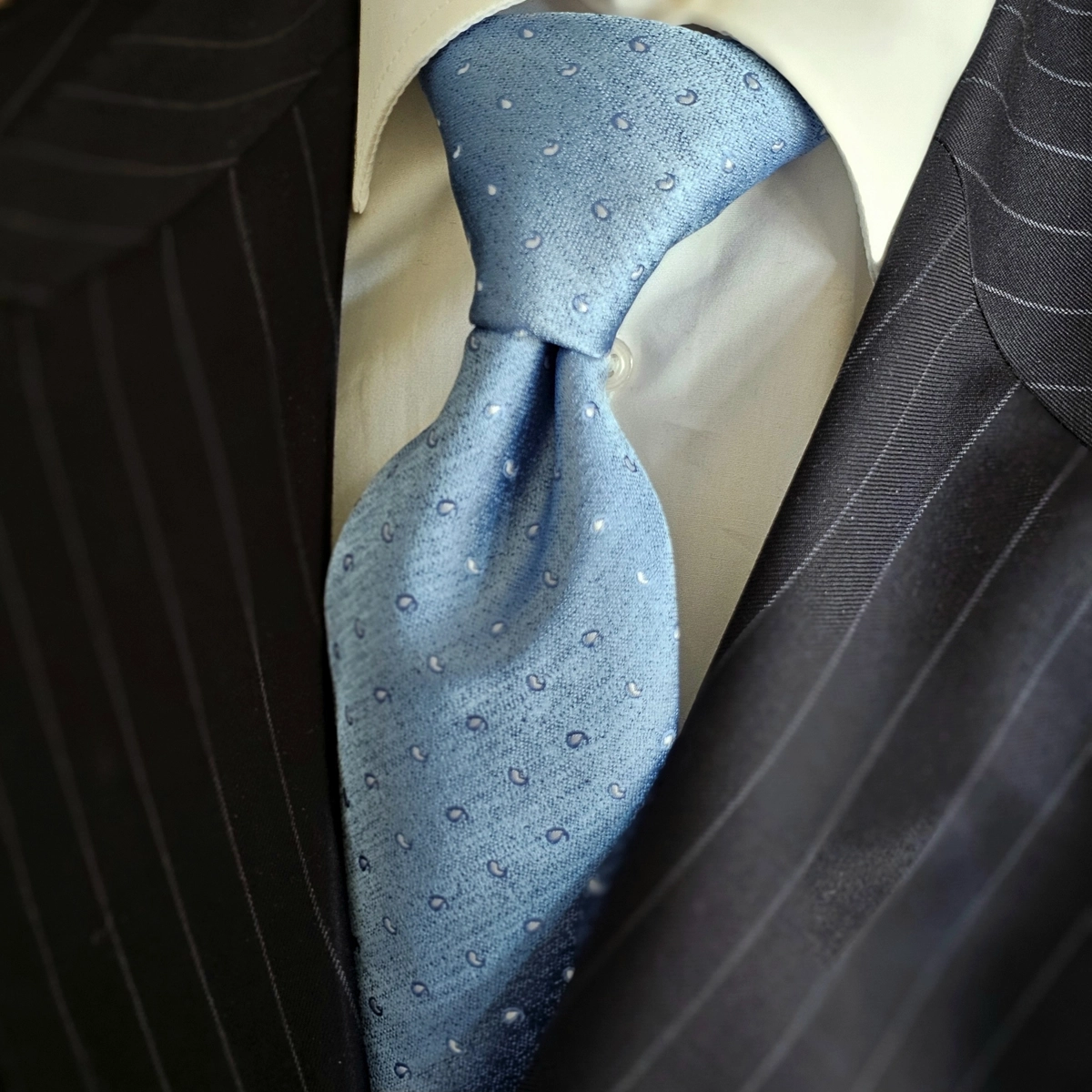 svetloplava-kravata-sa-mikro-dezenom-komplet-kravata-i-maramica-1773497914-712785